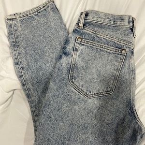 Abercrombie acid wash high rise mom Jean 25/0